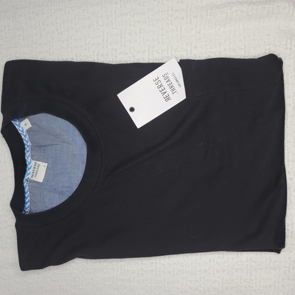 New  with tag  / T-shirt - Picture 5 of 6